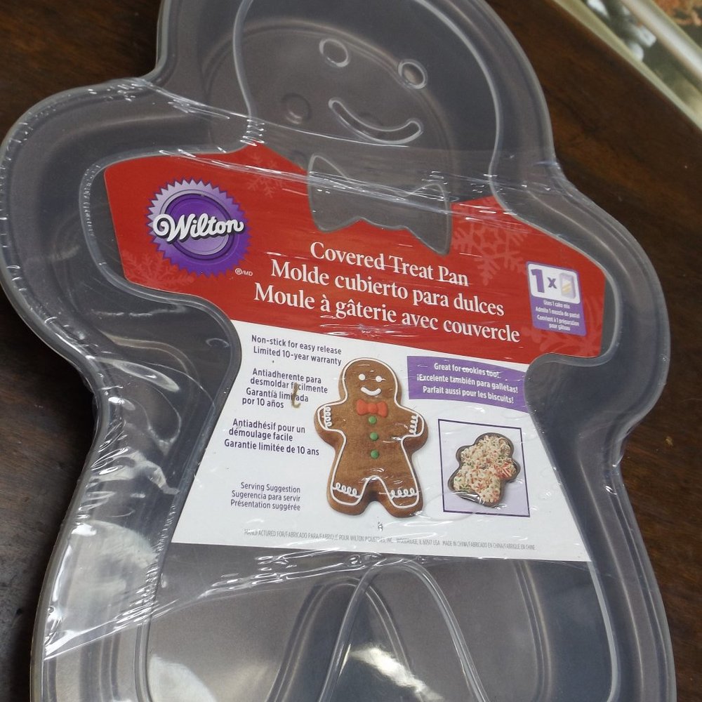 NWOT Wilton 2 part Gingerbread cake pan